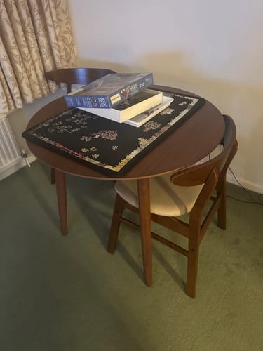 Customer photo review of TRADITION - Table a manger ronde 4 personnes en pin massif D90 finition noyer