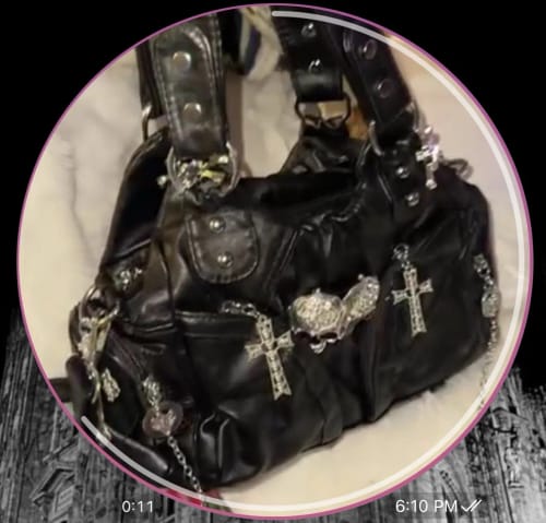 Customer photo review of women Y2k girl Vintage Harajuku full of chains gothic Rivet spike Gothic One Shoulder Handbag Women’s punk Tote Steampunk Bags
