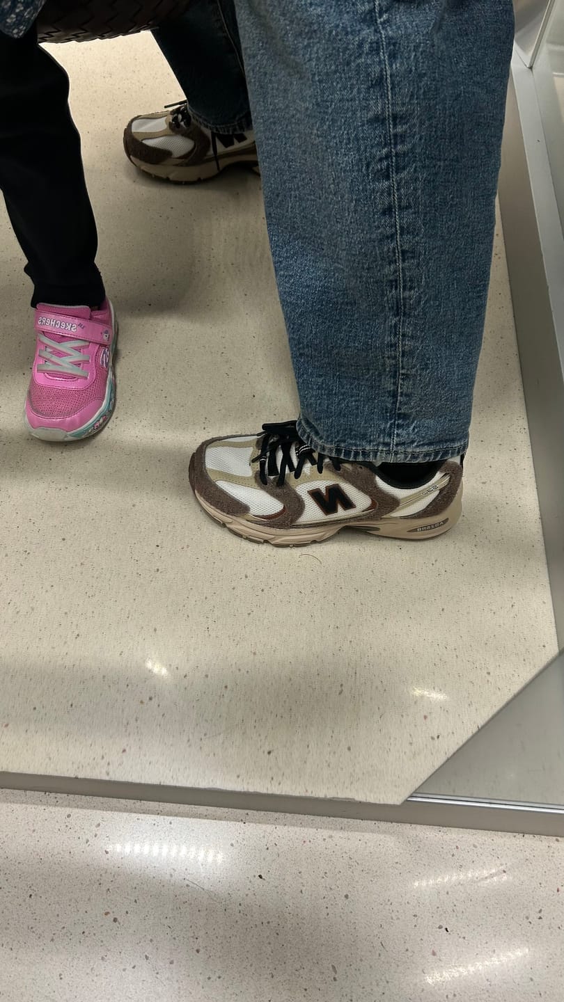 Customer photo review of New Balance 530 Dark Mushroom/Incense/Linen MR530SNC