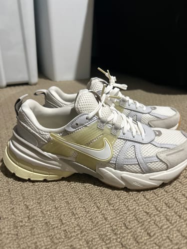 Customer photo review of Nike V2K Run Phantom Light Khaki Wmns