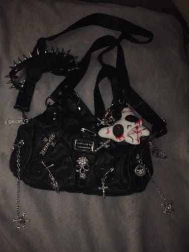 Customer photo review of women Y2k girl Vintage Harajuku full of chains gothic Rivet spike Gothic One Shoulder Handbag Women’s punk Tote Steampunk Bags