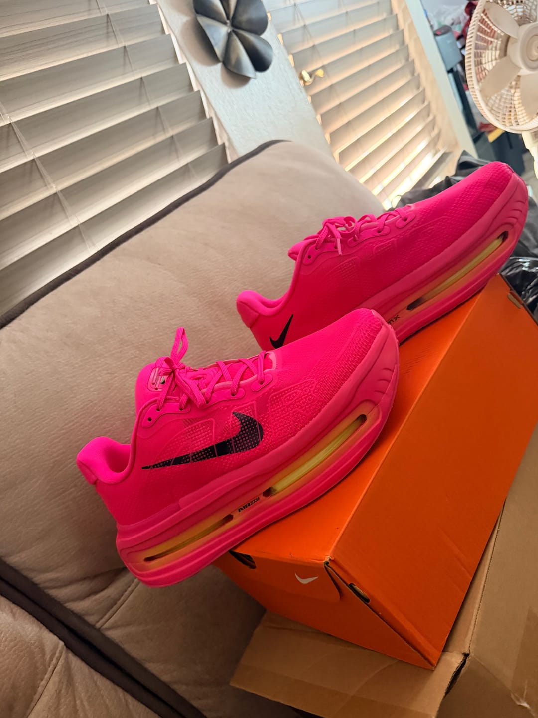 Customer photo review of Vomero Premium 'Hyper Pink'