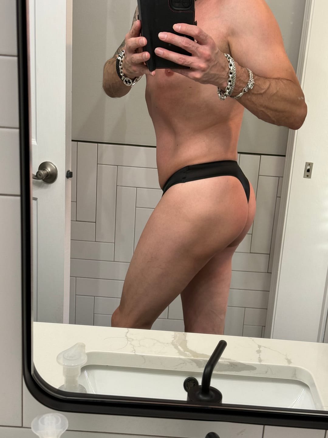 Customer photo review of 4 Pack ALLMIX Men's Sexy Seamless T-back Thongs