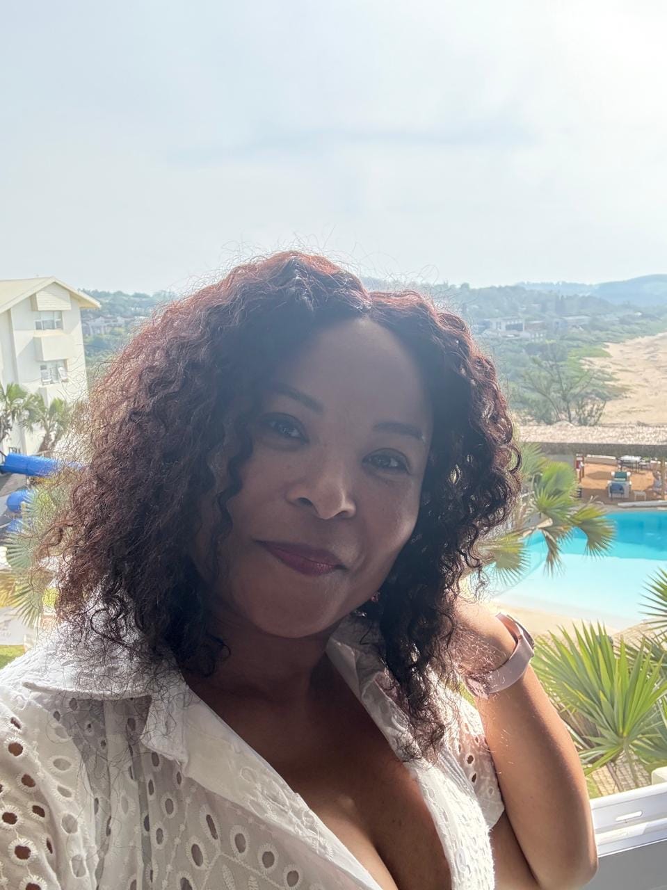 Customer photo review of Glueless Deep Curly Bob Wigs