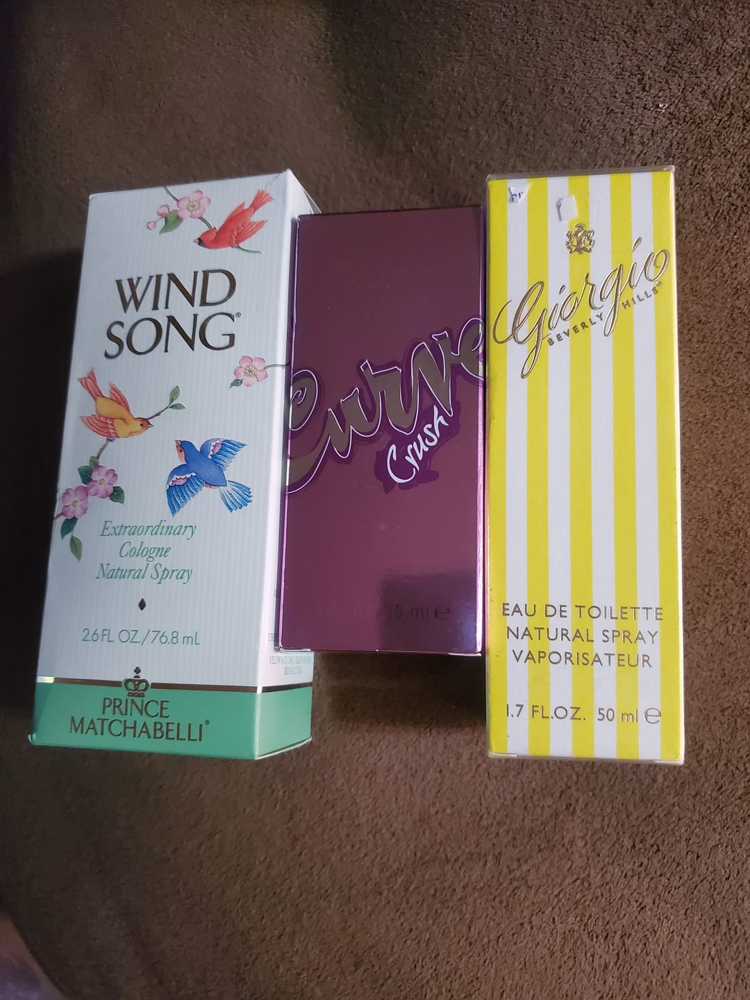Customer photo review of Perfumes Assorted for Women and Men Different Sizes (120 Pcs Lot)