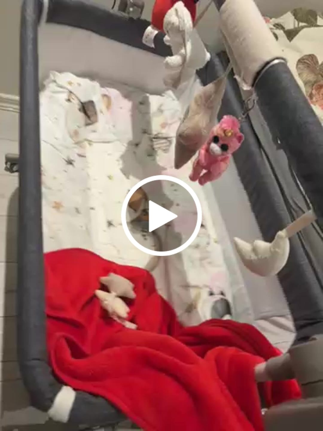 Customer video review of Bedside Crib - Vaggande Barnsäng