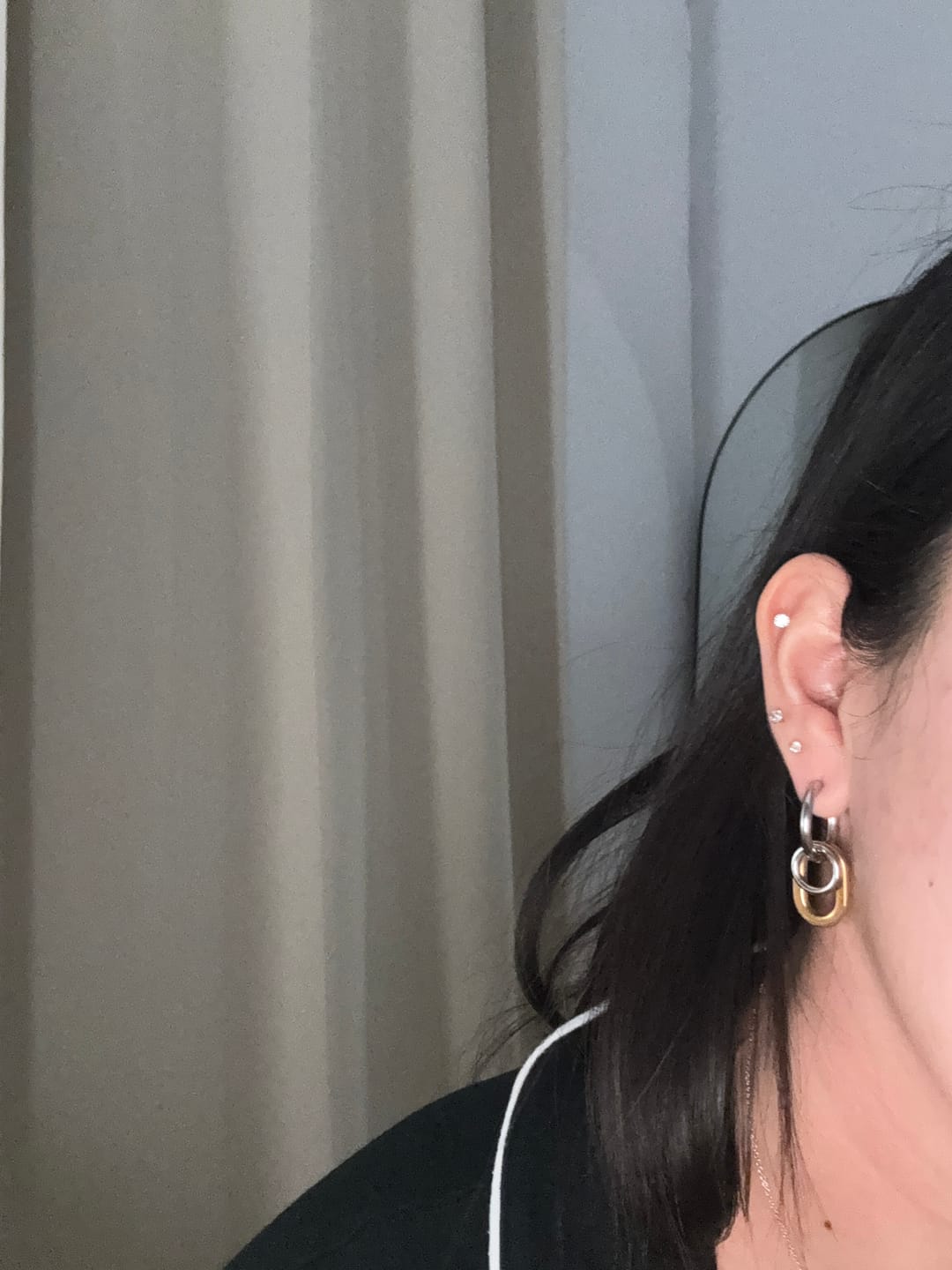 Customer photo review of Par Arracada Con Doble Dije 2 en 1