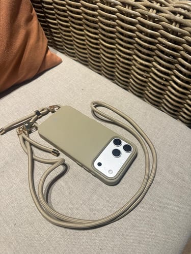 Avaliação com foto de um cliente sobre Case | Areia