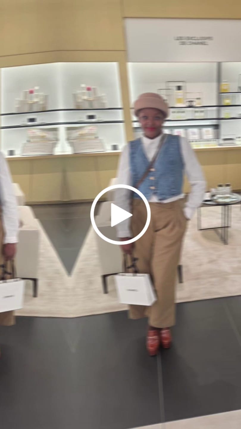 Customer video review of London Pillbox Hat - Nude