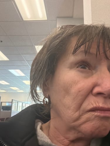 Customer photo review of Viralona™ Korean Color-Changing Foundation stick