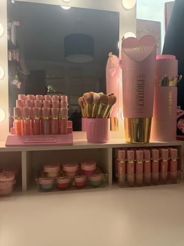 Customer photo review of Protect Your Pout Lip Conditioner XL Gift Set