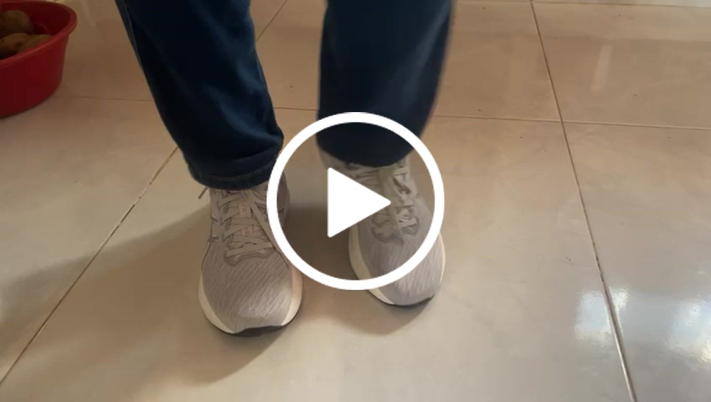 Customer video review of Asics Versablast 4 Mujer Concrete White