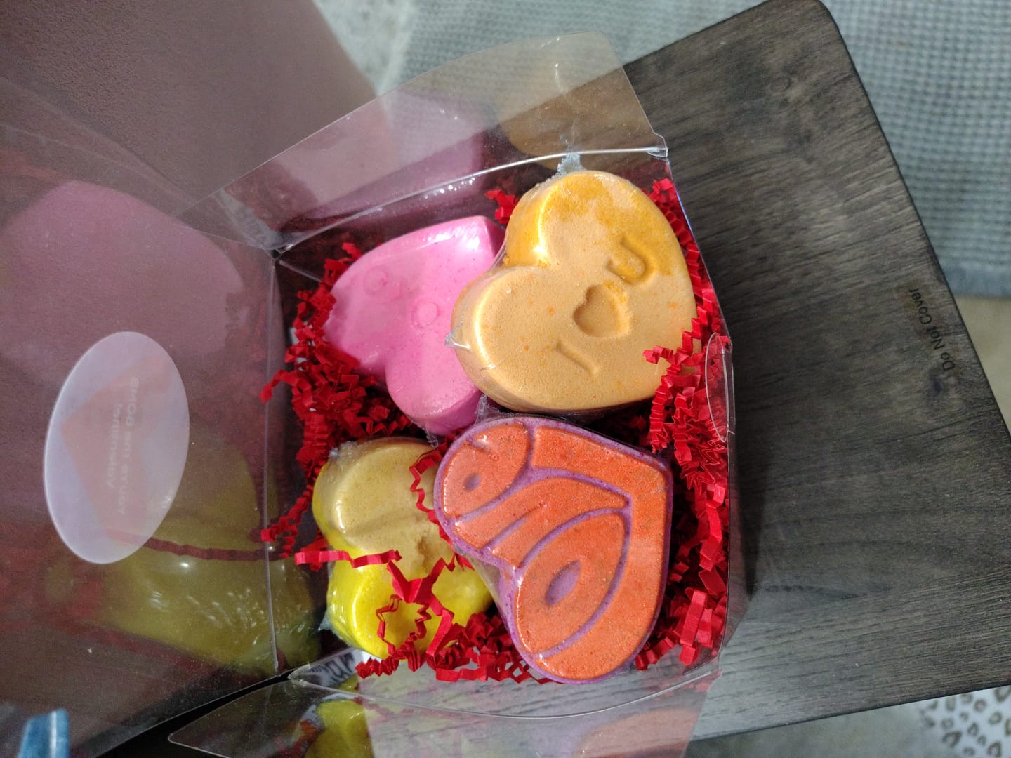 Customer photo review of CONVERSATION HEARTS Kids Bath Bomb Gift Box with Cute Creature Mini Figure Toys Inside - 4 ct