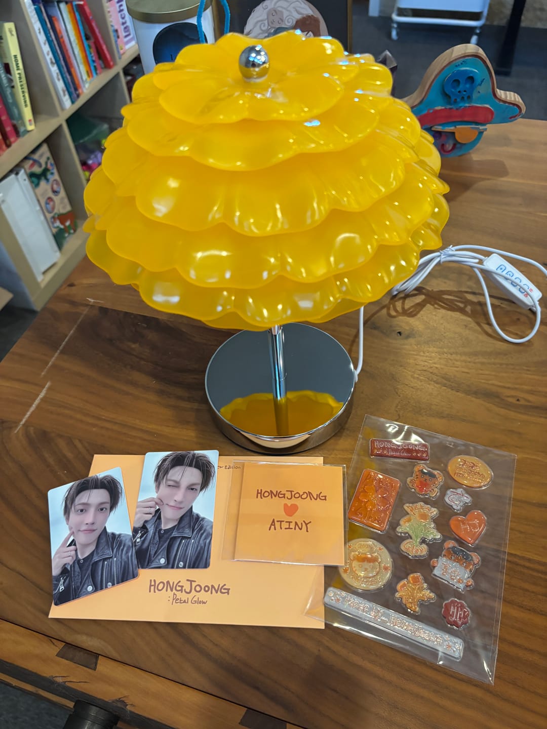 Customer photo review of ATEEZ - HONGJOONG : PETAL GLOW