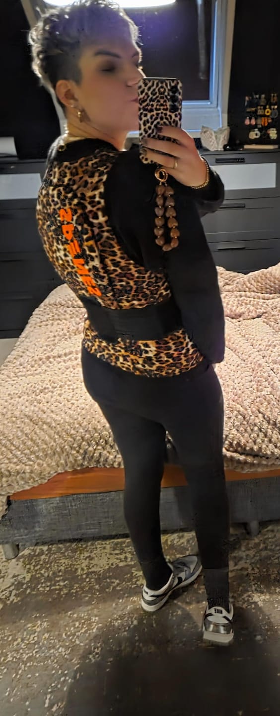Customer photo review of Spines - Black Edition
