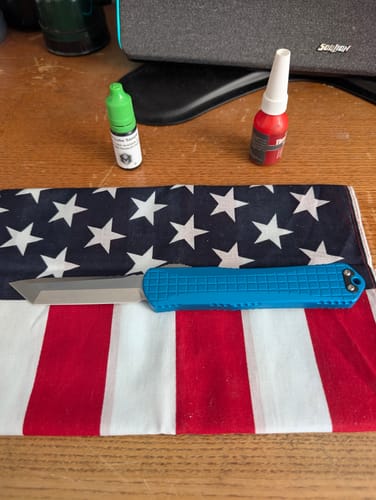 Customer photo review of Heretic Manticore X Auto OTF Tanto Turquoise, 3.8″ MagnaCut Blade, Aluminum Handle, Made in USA (H031F2ATQ)