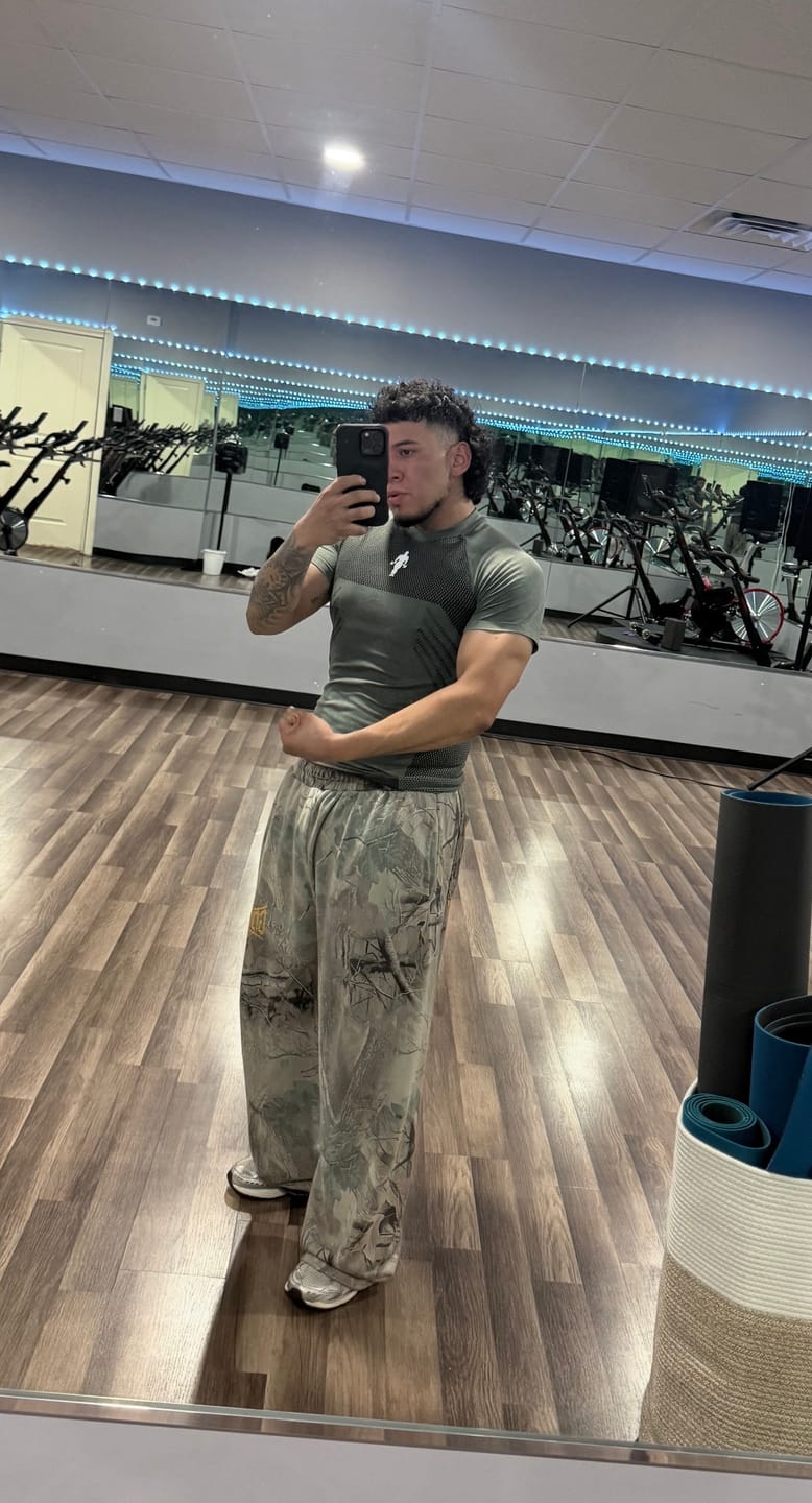 Customer photo review of 4286 - Gold's Iron Legacy Compression Tees
