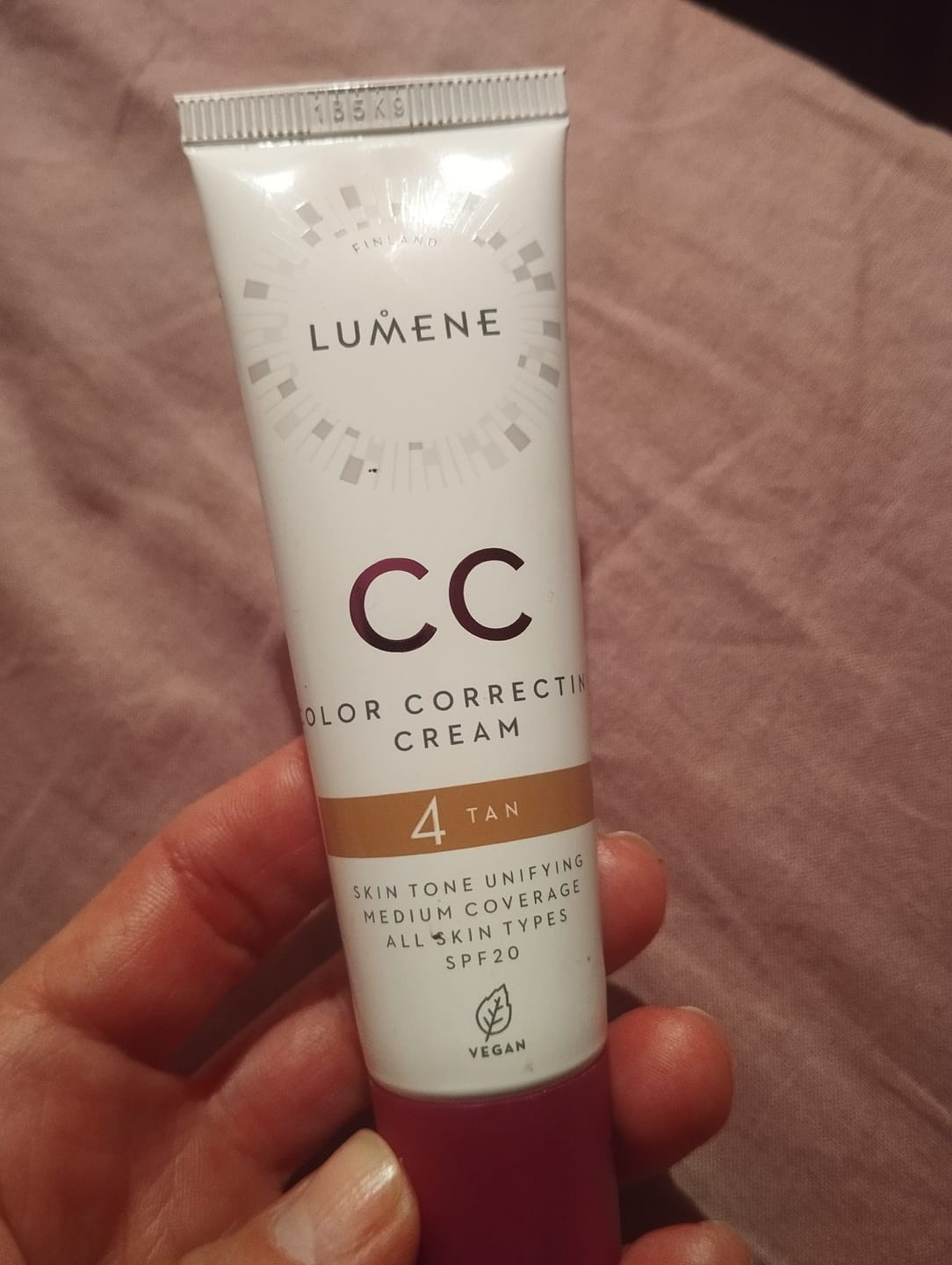 Customer photo review of Lumene CC cream - Веган CC Крем "Абсолютно съвършенство" 7в1 SPF 20