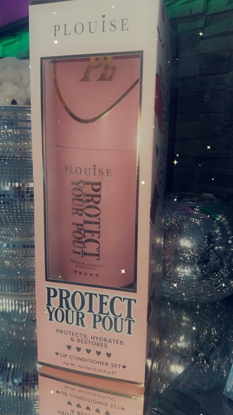 Customer photo review of Protect Your Pout Lip Conditioner XL Gift Set