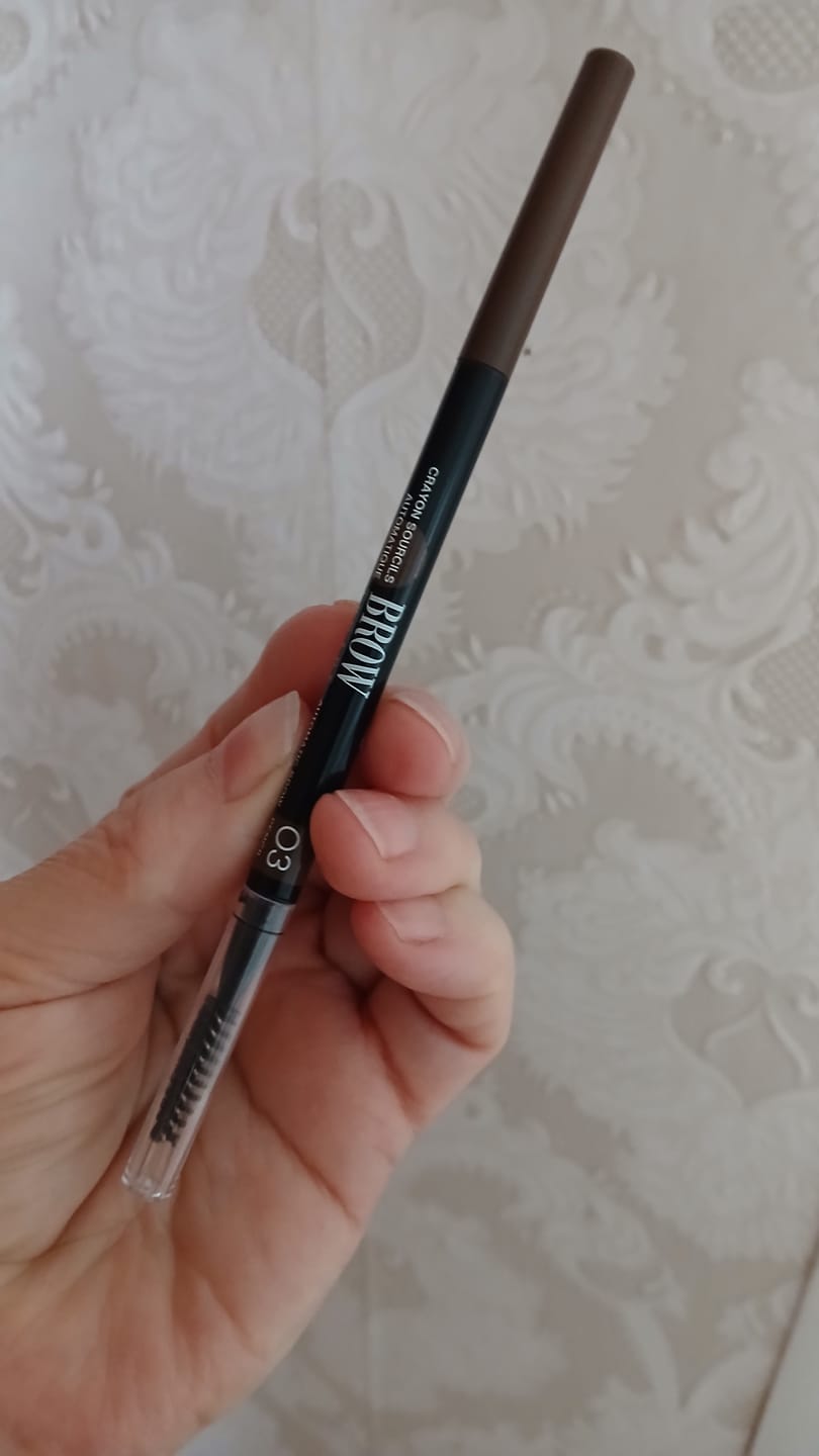 Customer photo review of Automātiskais uzacu zīmulis Vivienne Sabo Brow Arcade Automatic Eyebrow Pencil