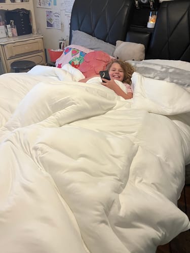 Customer photo review of MarshMellow Comforter