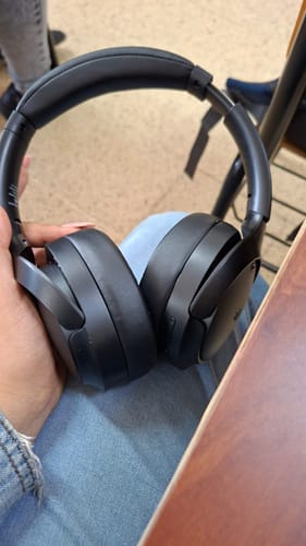 Customer photo review of Audifonos Inalambricos On Ear One Plus STF ANC 44hrs Uso Negro