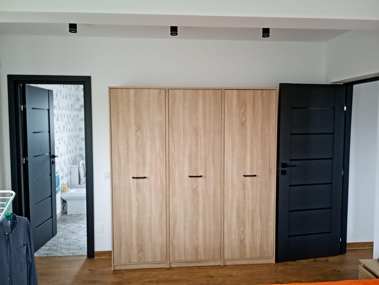 Customer photo review of Dulap BERGEN OCN-29200, stejar sonoma