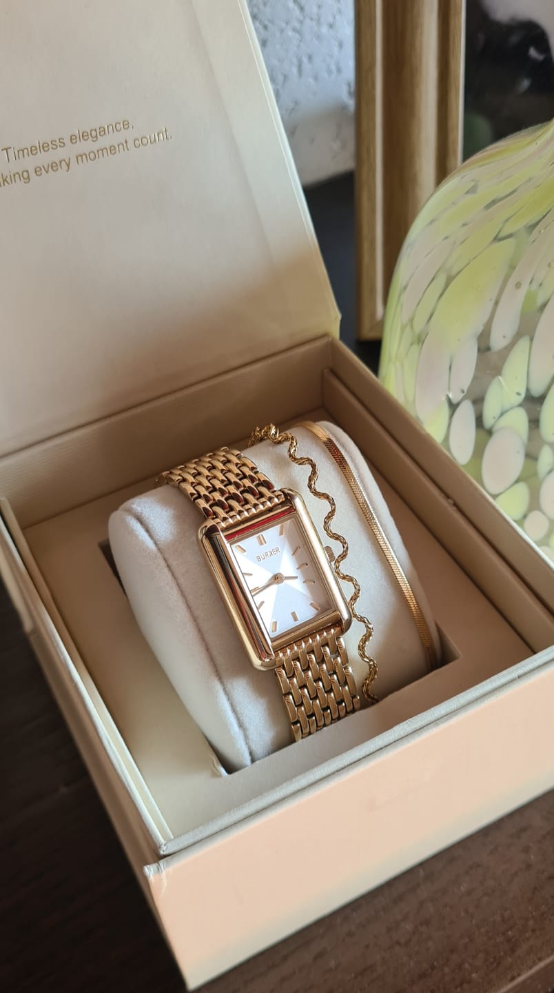 Customer photo review of Olivia Gold White