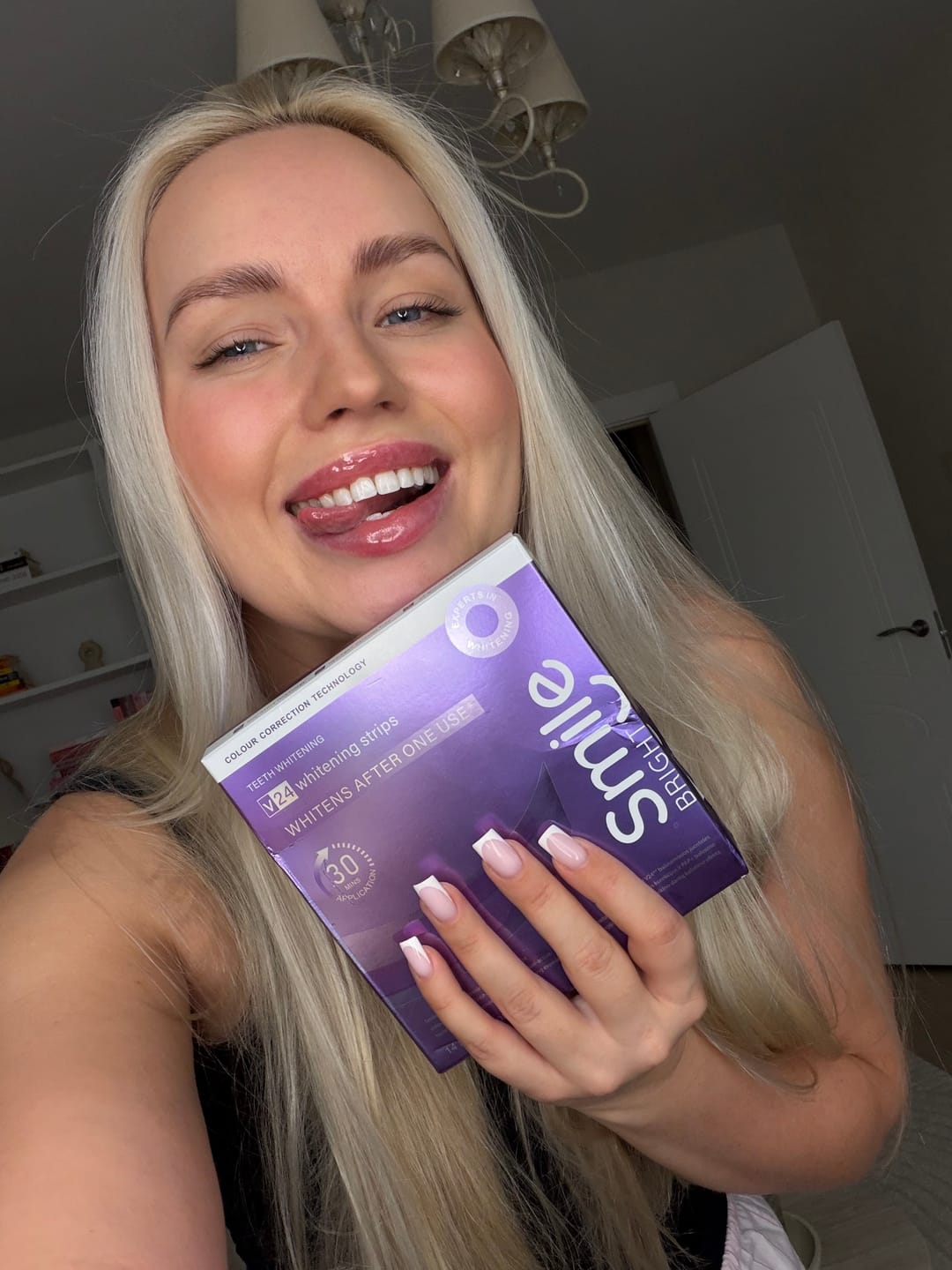 Customer photo review of V24 Violetinės Dantų Balinimo Juostelės