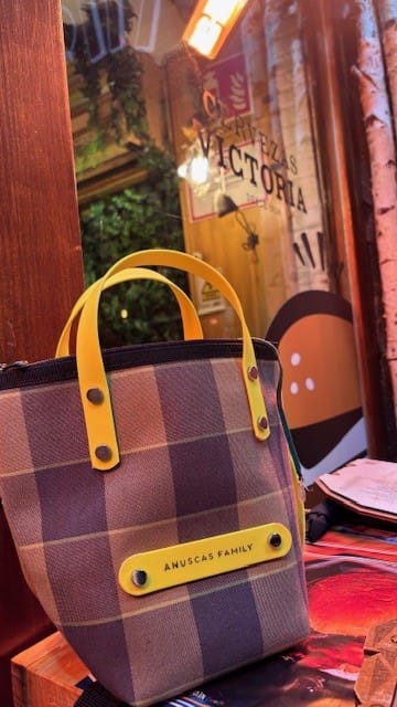 Customer photo review of Bolso Capri