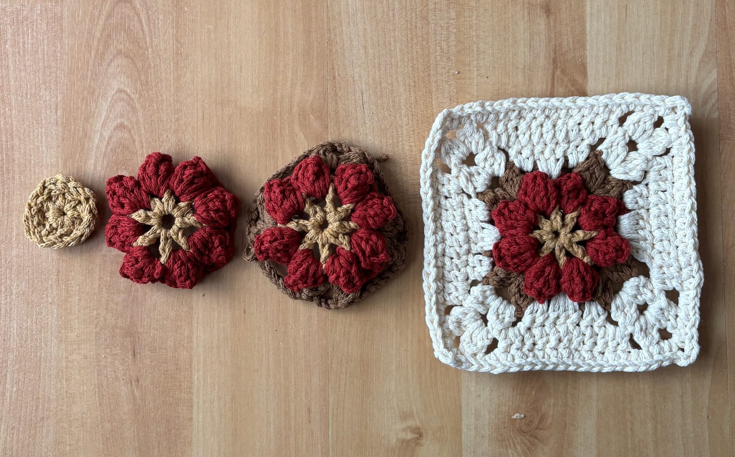Customer photo review of CrochetPark™ Garden Rose Hobo Kit
