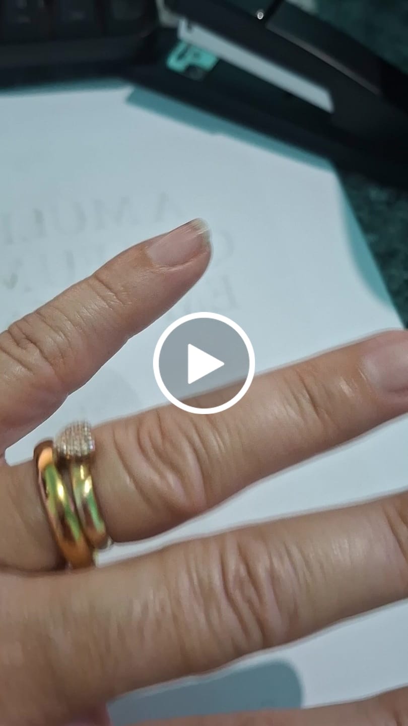 Customer video review of Aliança Anatômica Banhado em Ouro 18K
