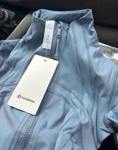 Customer photo review of Lululemon Define