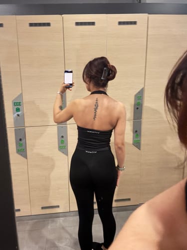 Customer photo review of V-Shape Tayt