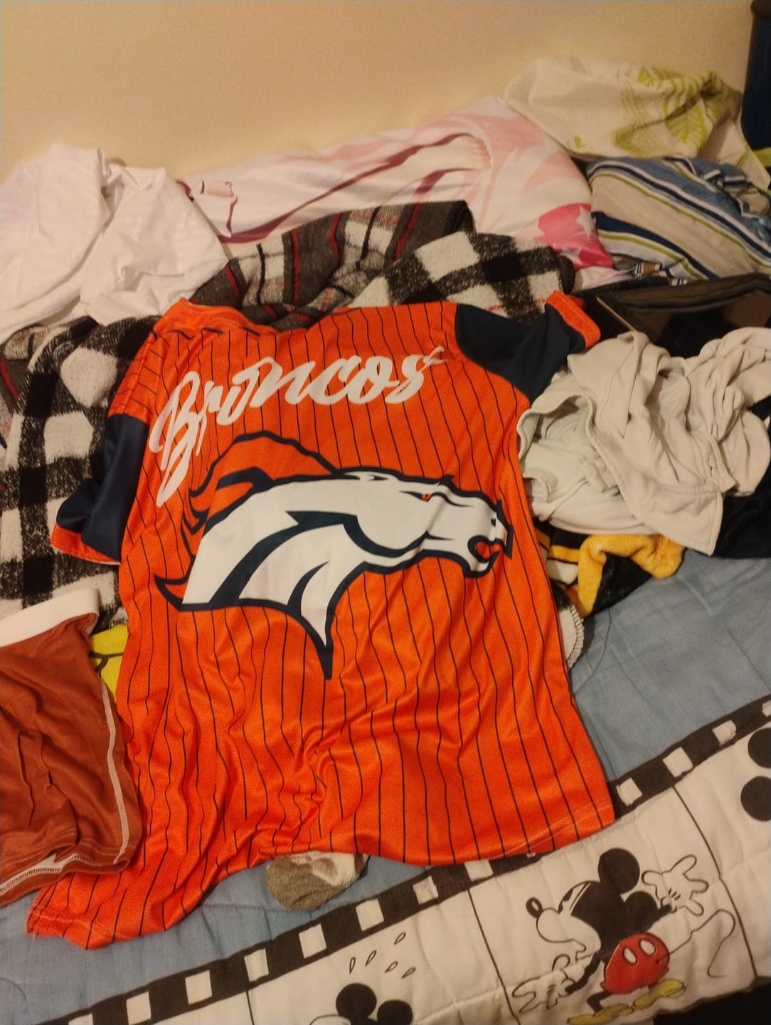Customer photo review of Beisbolera Denver Broncos