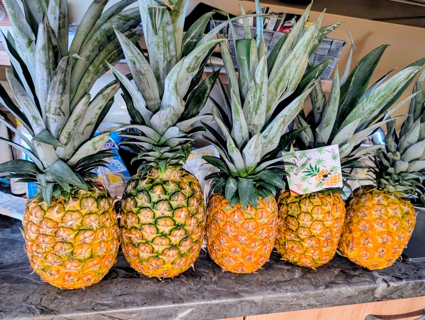 Customer photo review of Ananas Flugware reifgeerntet (stk. ca 1,5kg!) Aktionspreis %