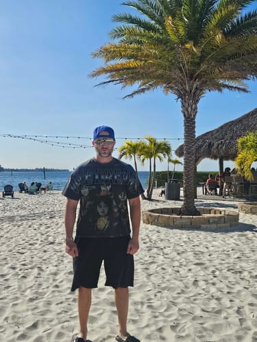 Customer photo review of Vale Forever Kiss Tee Black