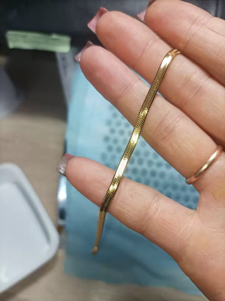 Customer photo review of Mila Herringbone Anklet