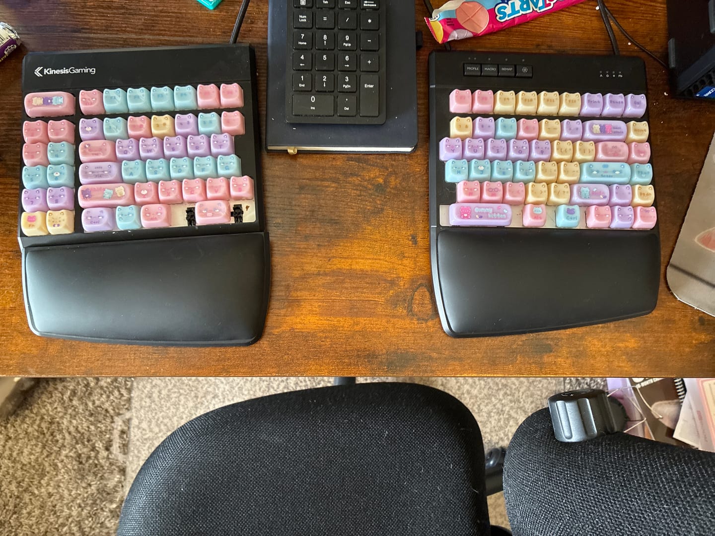 Customer photo review of KiiBOOM Meow Pudding PC Keycap Set