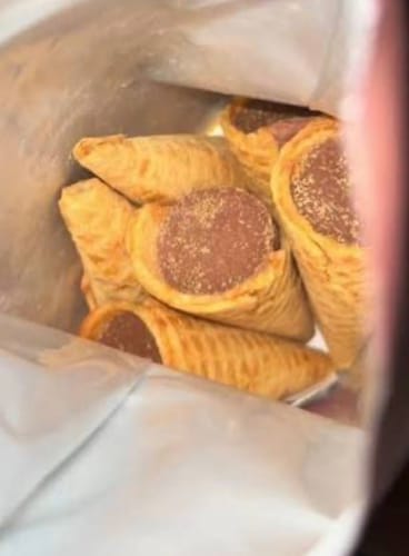 Customer photo review of CONED - MILK CHOCOLATE 2-PACK D9