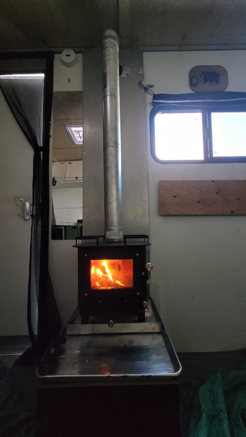 Customer photo review of Mini Poêle à Bois Tiny House Grizzly Noir 400 pi²