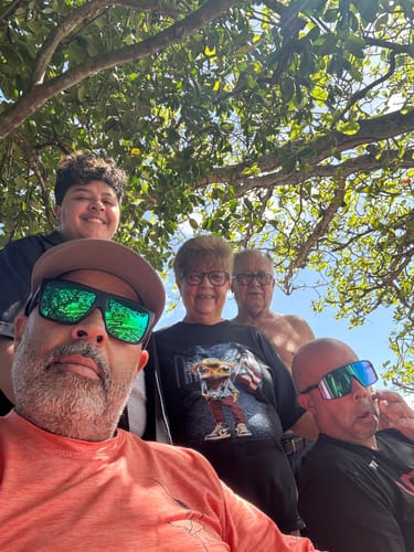 Customer photo review of Mis Raíces Green