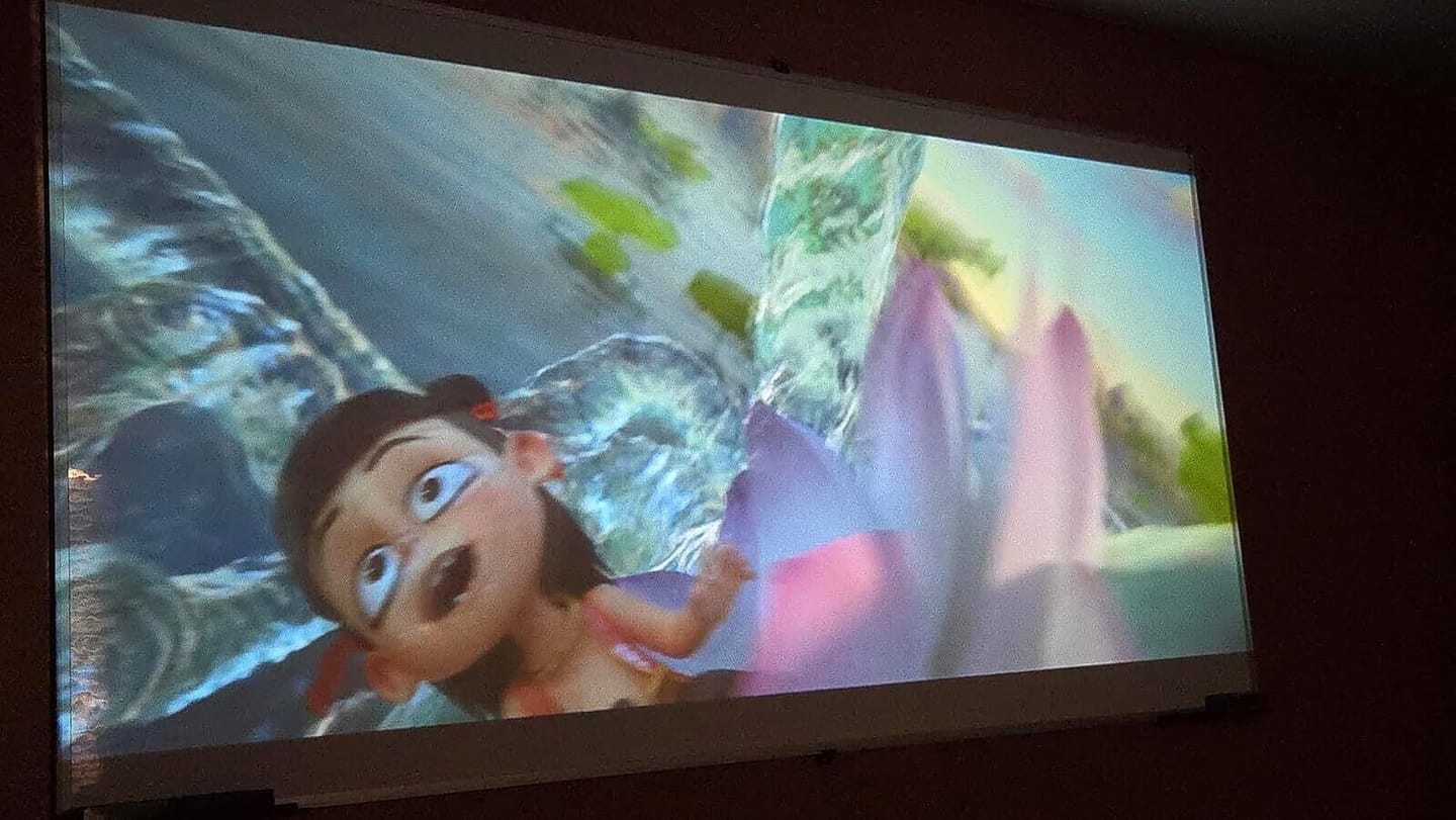 Customer photo review of Zoomly® Pro Max Smart Projector