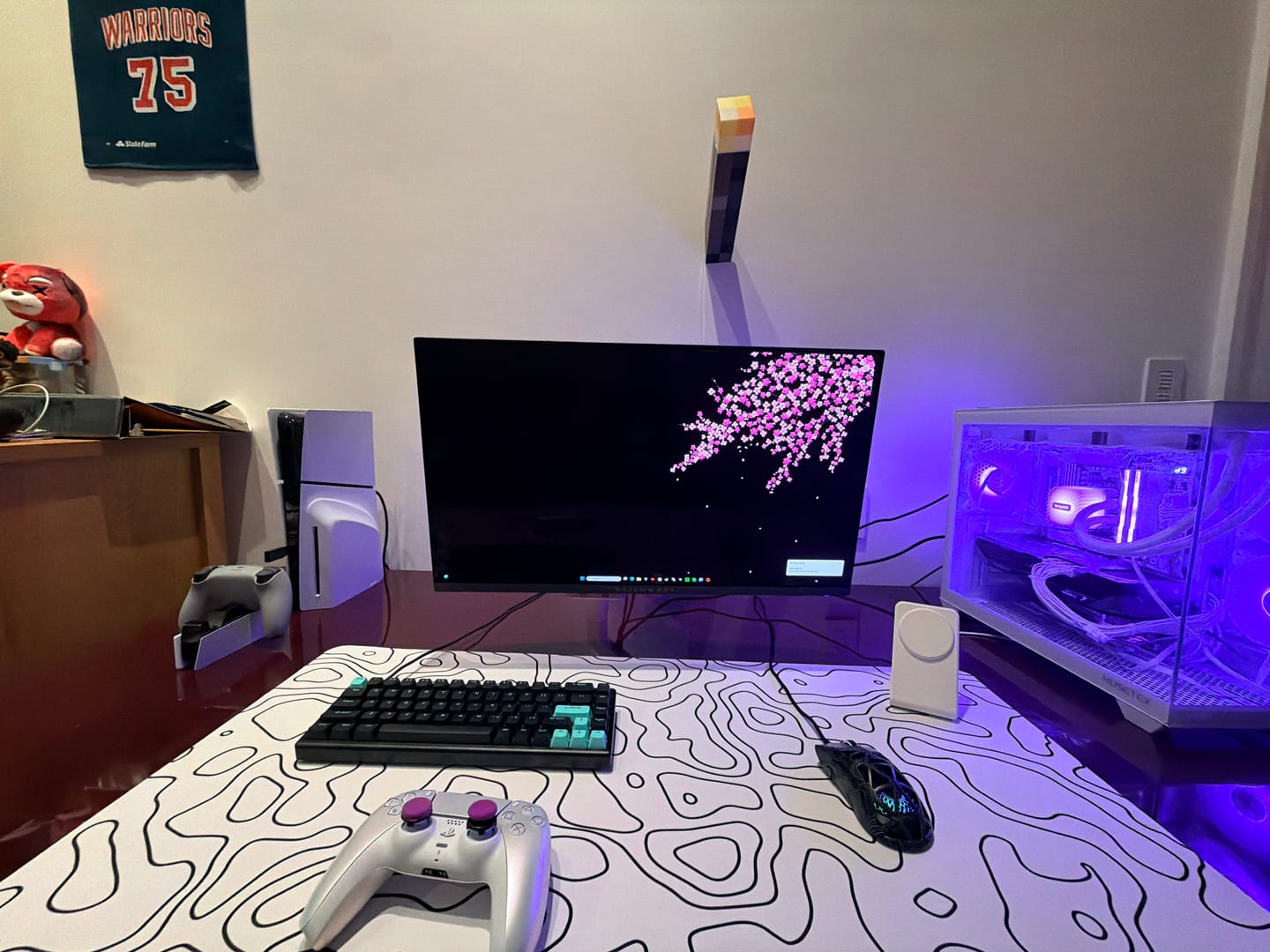Customer photo review of White Topo Mousepad
