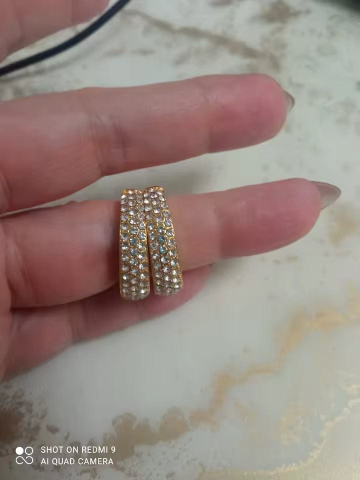Customer photo review of Remi Huggie Hoops