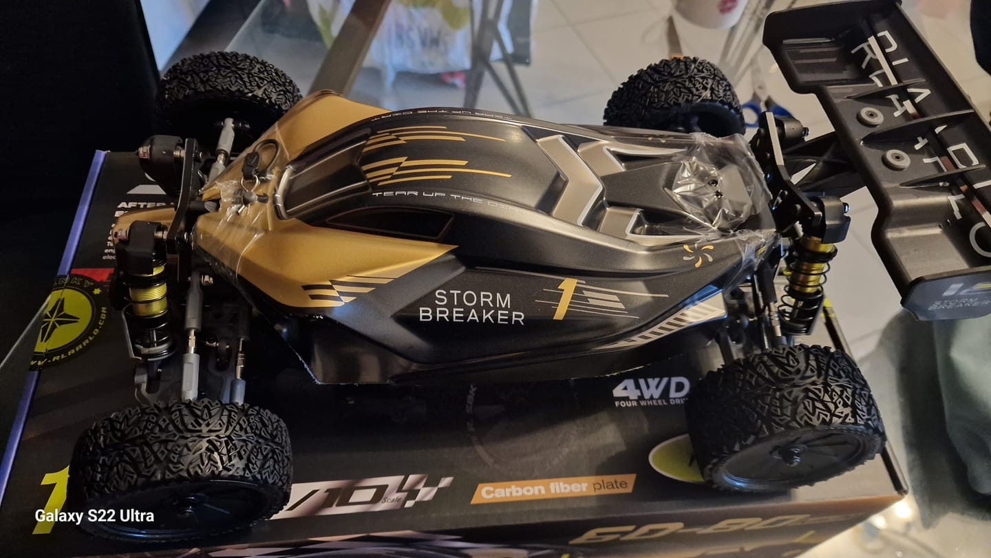Customer photo review of Rlaarlo Storm Breaker 1/10 Carbon Fiber Brushless RTR 4WD Buggy | SBK10