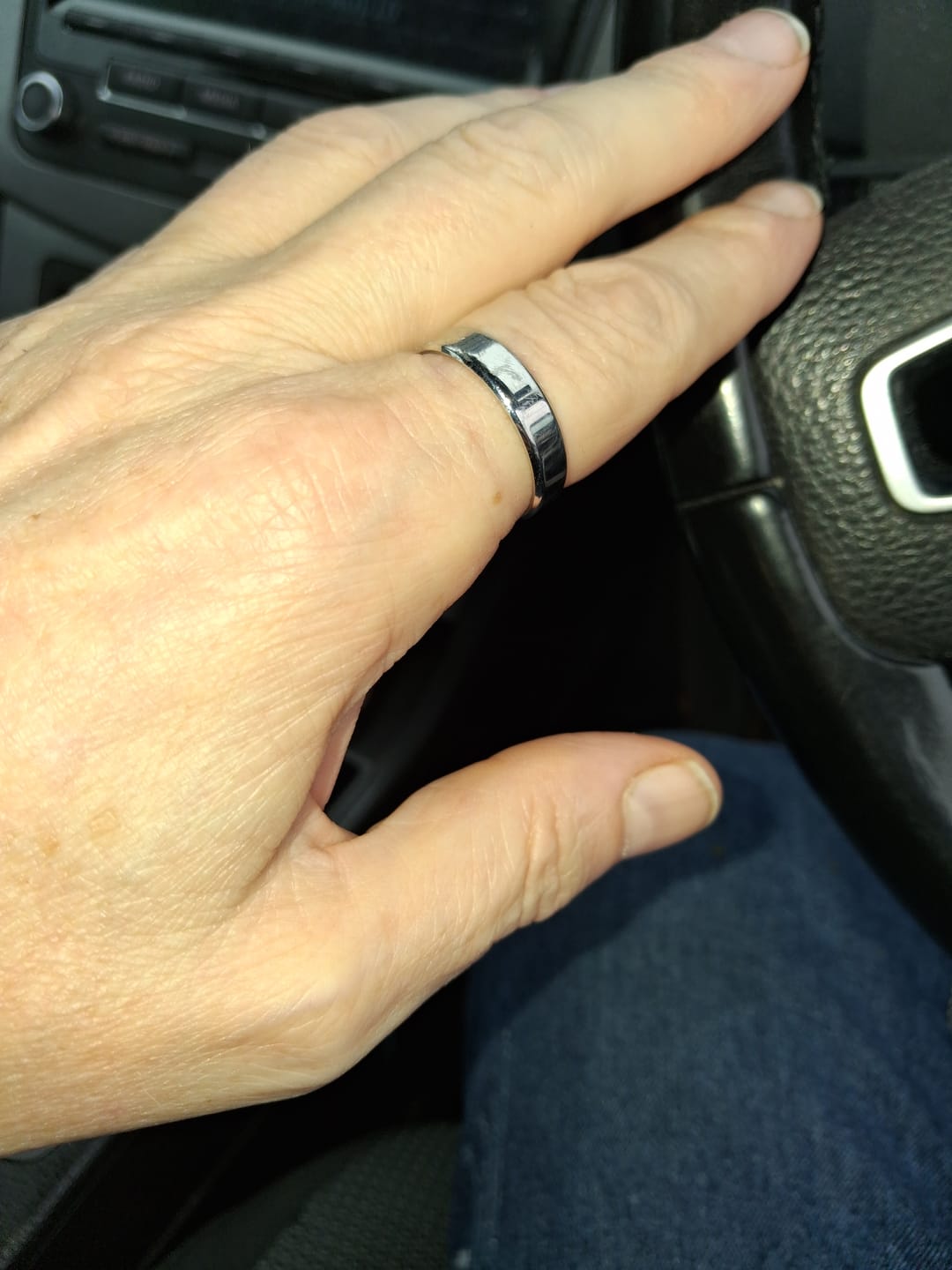 Customer photo review of Classic Unisize Ring
