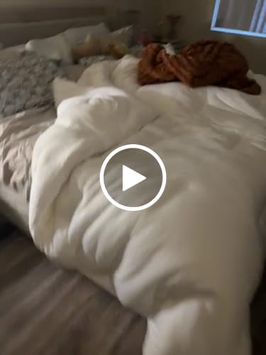 Customer video review of MarshMellow Comforter