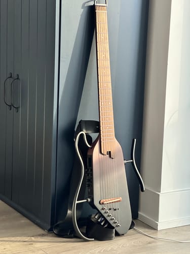 Customer photo review of Donner HUSH™ I PRO Acoustic-Electric Travel Guitar