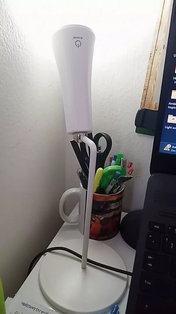 Customer photo review of Luminária de Mesa 4 em 1 Led Ajustável 360°
